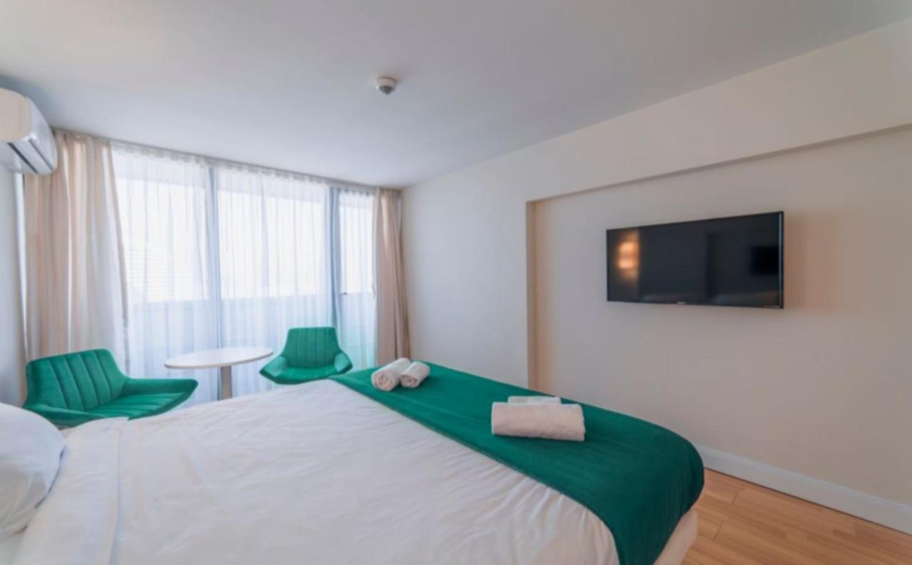Orbi City - Seaside Apartments Batumi Esterno foto