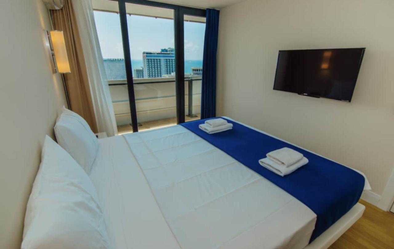 Orbi City - Seaside Apartments Batumi Esterno foto