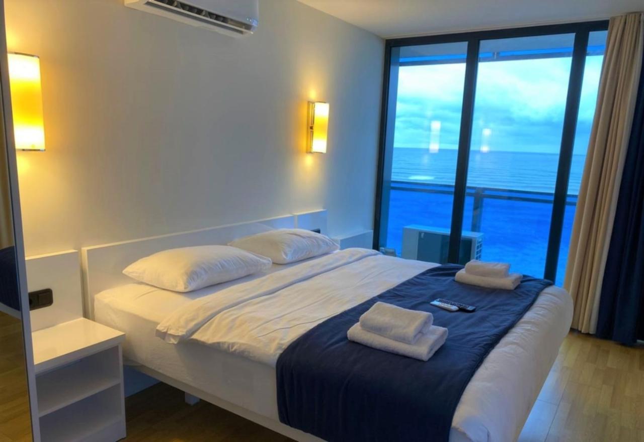 Orbi City - Seaside Apartments Batumi Esterno foto