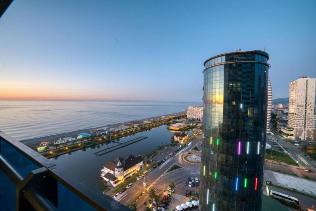 Orbi City - Seaside Apartments Batumi Esterno foto