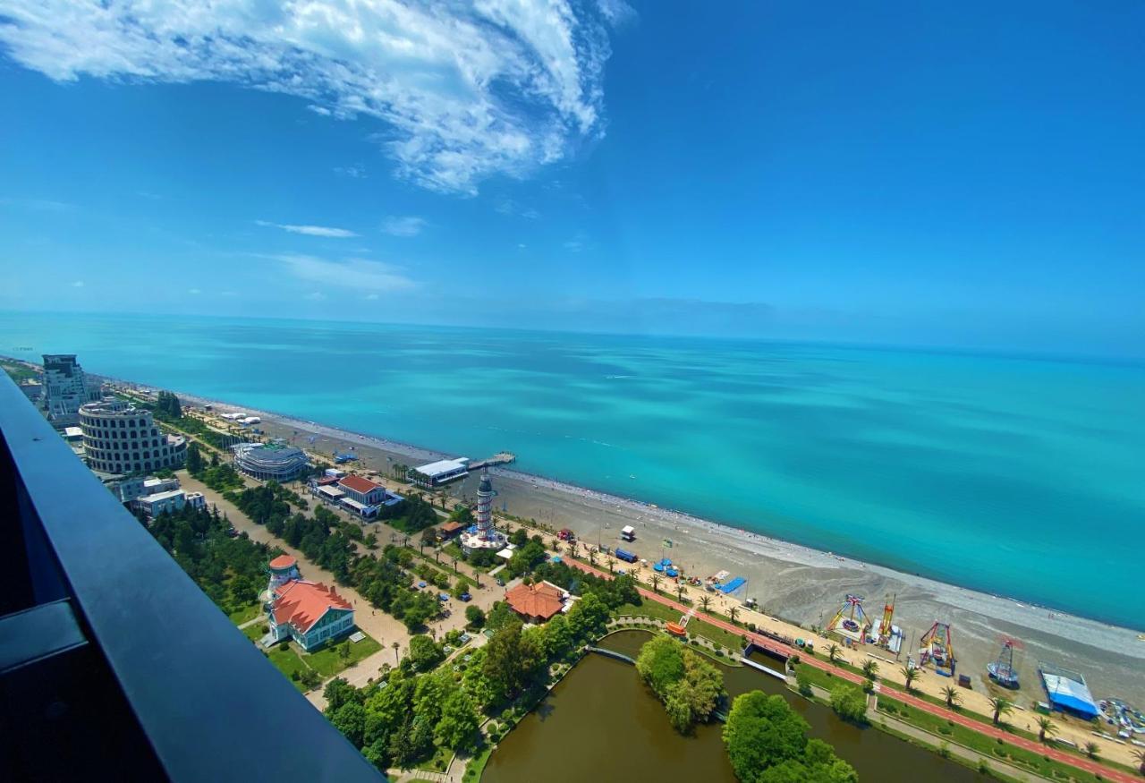 Orbi City - Seaside Apartments Batumi Esterno foto