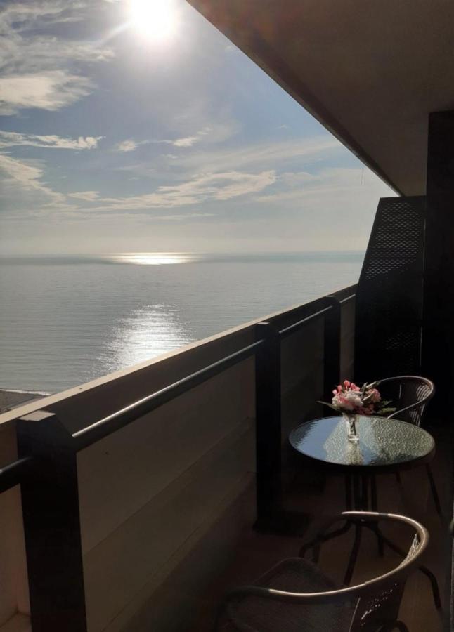 Orbi City - Seaside Apartments Batumi Esterno foto